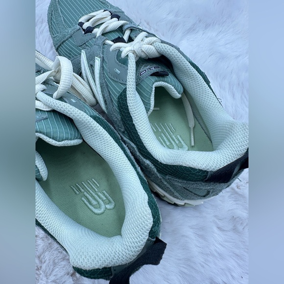 New Balance Lunar New Year 610T. Color:  Green‎ with natural mint Men’s 8.5 - Picture 11 of 13